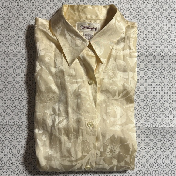 The Unbranded Brand Tops - Worthington Women's Vintage Silk Cream Blouse Long Sleeve Button Up Collared 12